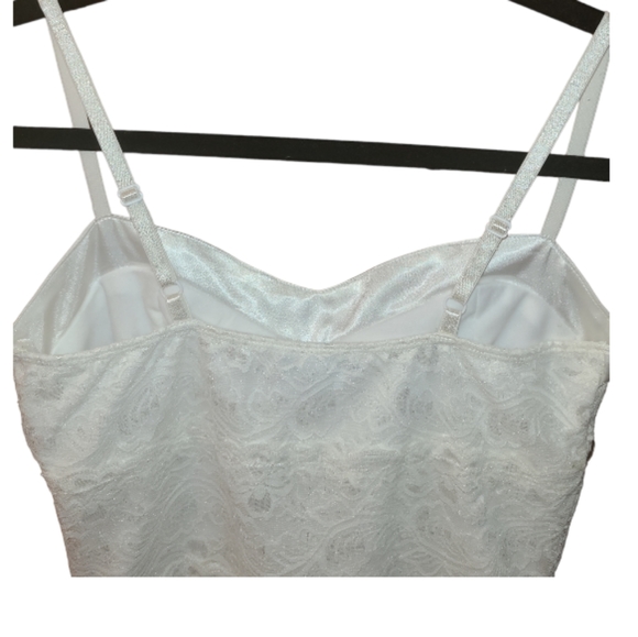 Le Chateau Lace Top - Picture 5 of 9